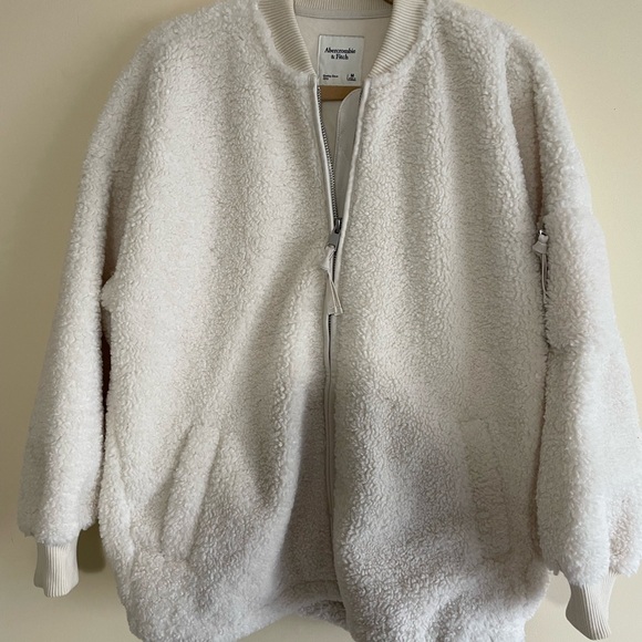 Abercrombie and Fitch oversize Sherpa jacket - Picture 3 of 8